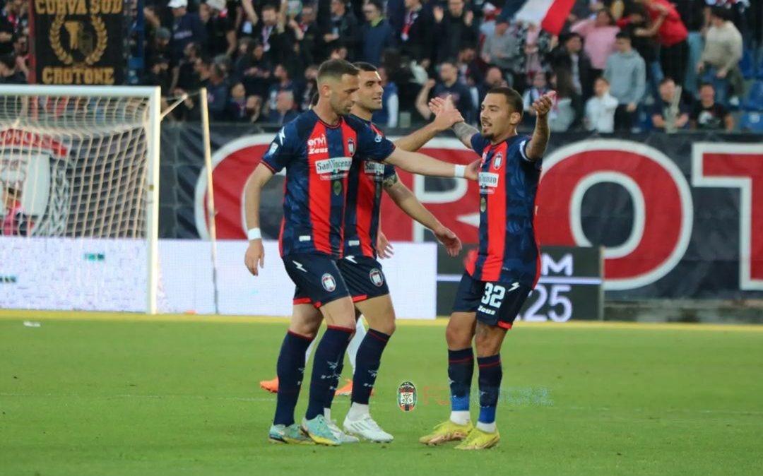 Giugliano-Crotone, Longo ne convoca 23: out Di Pasquale, torna Armini