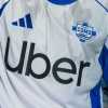 Il Como svela la seconda maglia per la stagione 2025/2026