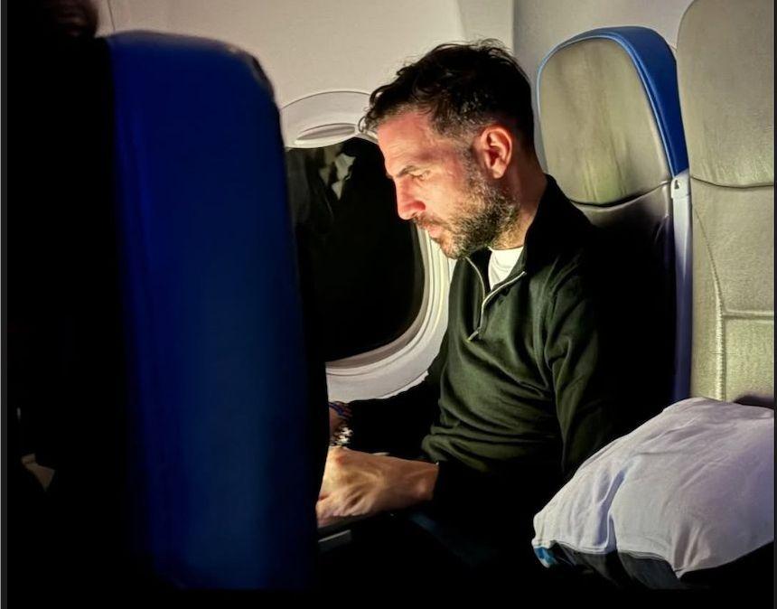 Suwarso rende onore a Fabregas: "Le 2 di notte e sta ancora lavorando"