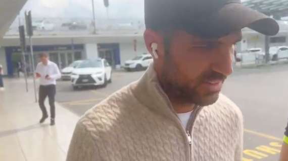 VIDEO - Fabregas a Linate: "no comment" su tutta la linea