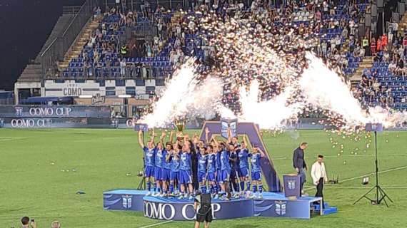 La prima edizione della Como Cup è biancoblu! 3-0 Como sull'Ajax in finale!