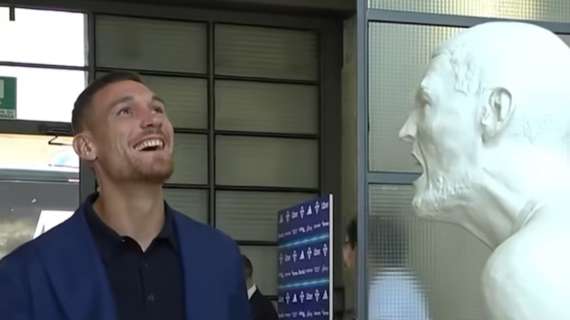 Il Como fa una sorpresa a Gabrielloni: una statua dedicata al Sinigaglia