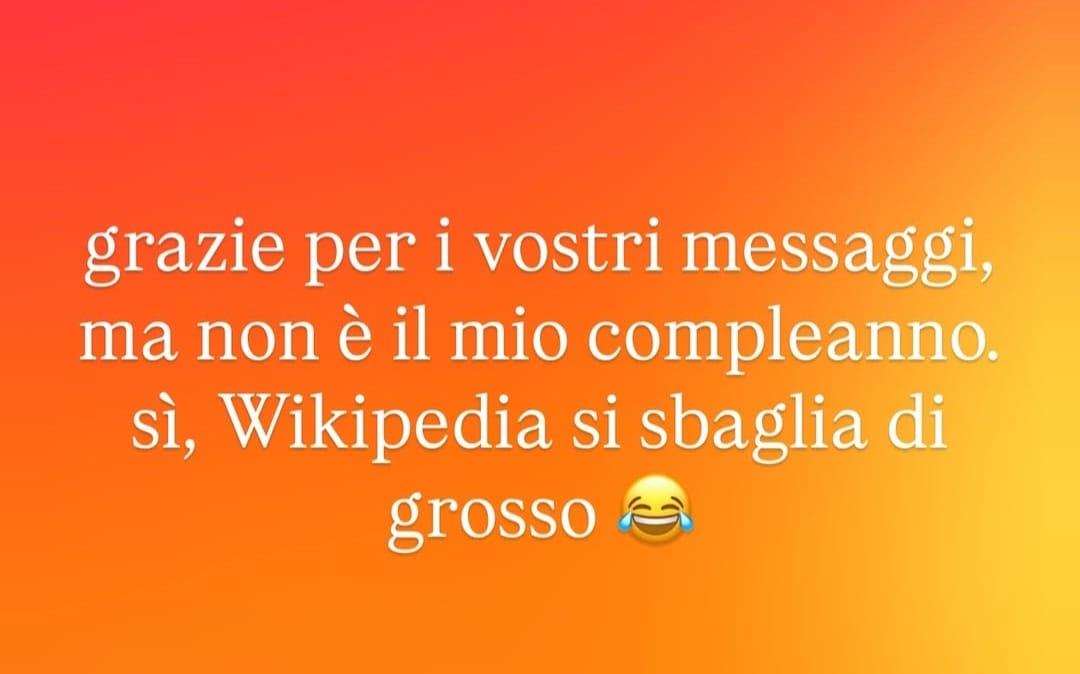 I tifosi fanno gli auguri a Suwarso per il compleanno... Ma lui smentisce
