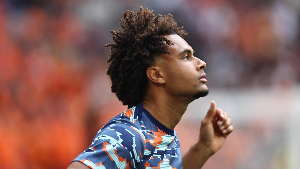 Zirkzee lascia il Manchester Utd? Sulle sue tracce c'è anche il Como