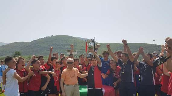 Under 14  - Il Fondi conquista il Titolo Provinciale, capitan Panella alza la Coppa. 
