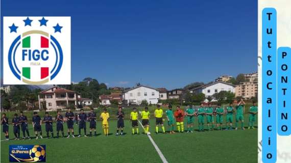 Le due squadre schierate 