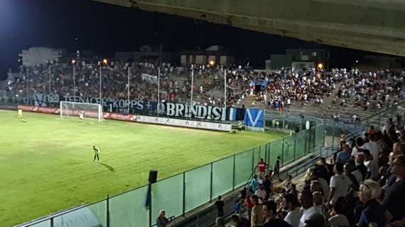 Brindisi-Foggia, scontri tra le tifoserie a fine partita 