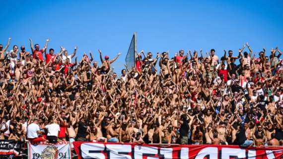 Serie B, grande entusiasmo dei tifosi del Bari a Cesena: staccati diversi biglietti