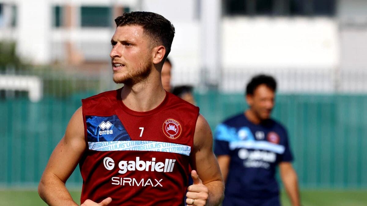 Bari, interesse per Pandolfi in attacco