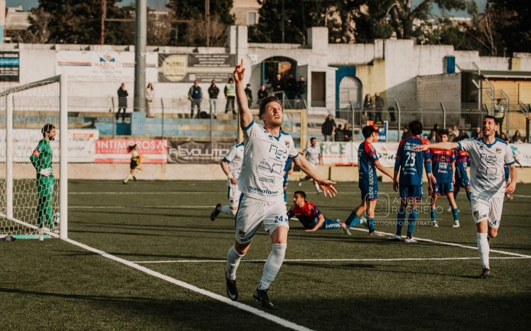 Gravina-Pompei 2-0: Molnar e Santoro regalano la quinta vittoria consecutiva ai murgiani 