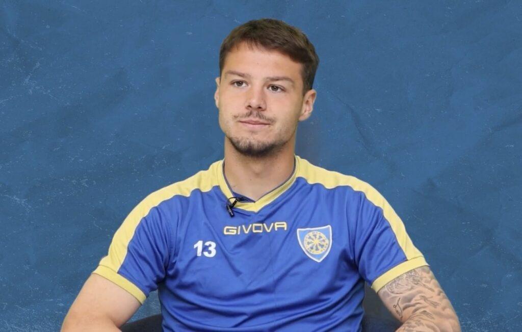 Rinforzo sulla corsia destra, il Lecce valuta Zanon della Carrarese