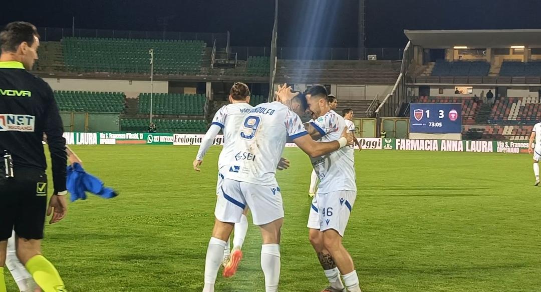 Rimonta da sogno del Casarano: 5-1 al Cosenza in trasferta al Marulla