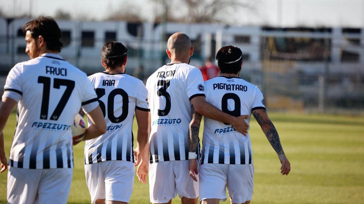 Squinzano-Mesagne, sfida da dentro o fuori: l’Eccellenza passa dai playoff