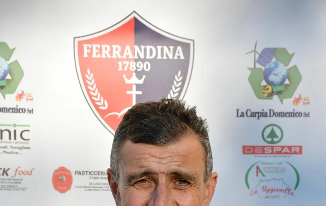 UFFICIALE - Ferrandina, esonerato mister Antonio Summa