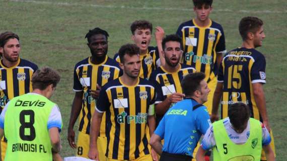 UFFICIALE - Gravina, conferma in difesa: Gilli resta in gialloblù