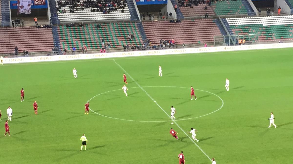 Le probabili formazioni di Reggiana-Bari: difesa a tre con Darboe a centrocampo? 