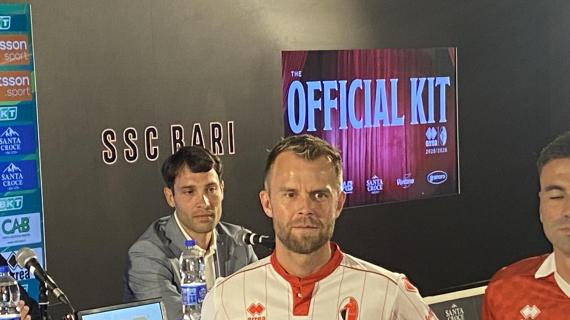 Le formazioni ufficiali di Bari-Padova: attacco rivoluzionato 