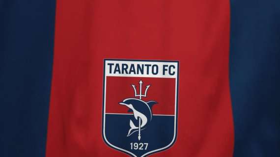 Le formazioni ufficiali di Sorrento-Taranto: Guadagno dal primo minuto, Favetta in avanti