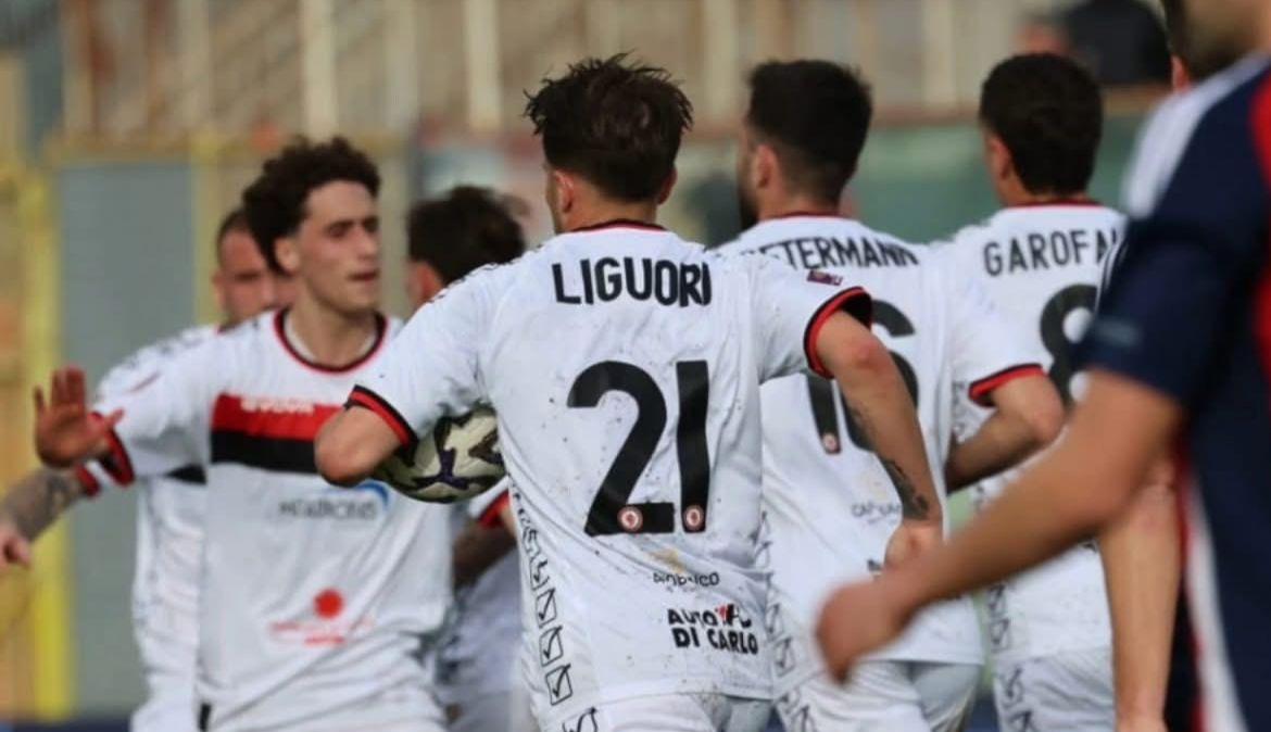 Cosenza-Foggia, rossoneri a caccia di punti salvezza