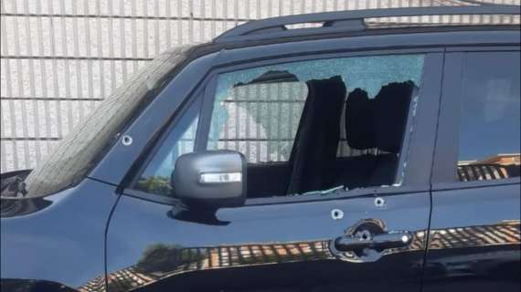 Foggia, colpi d'arma da fuoco su un'auto di un calciatore rossonero