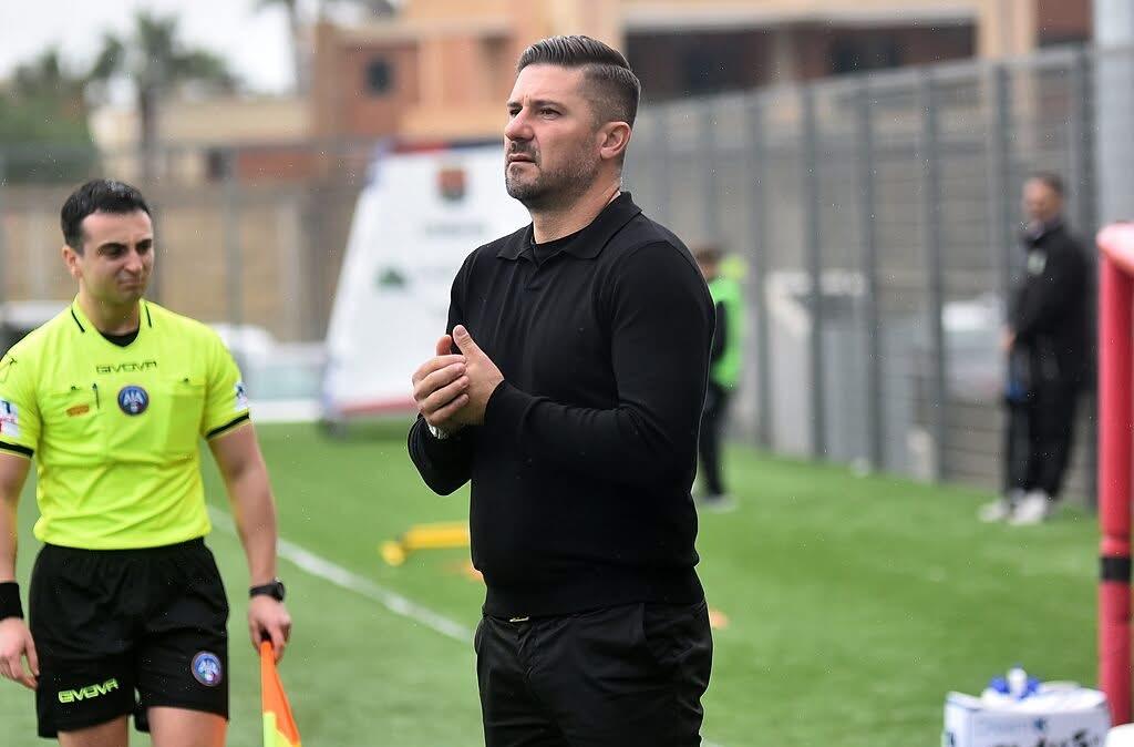 Taranto, Danucci dopo l’esonero: “Invito il presidente Ladisa a rendere pubblico il mio messaggio”