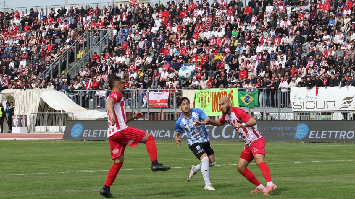Il Barletta vince 3-2 col Fasano e si avvicina alla Serie C