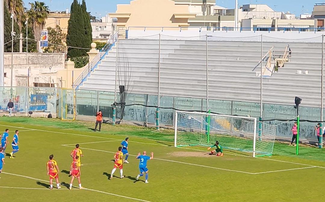 Il Brindisi ad un passo dalla D: 3-0 al Gallipoli e tre match point