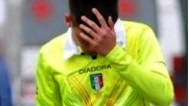Violenza in campo, arbitro aggredito: choc in Prima Categoria