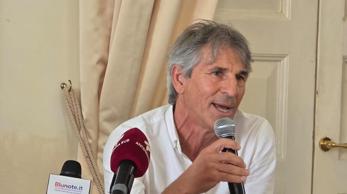 Taranto, arriva l’inibizione per Di Bari e multa al club
