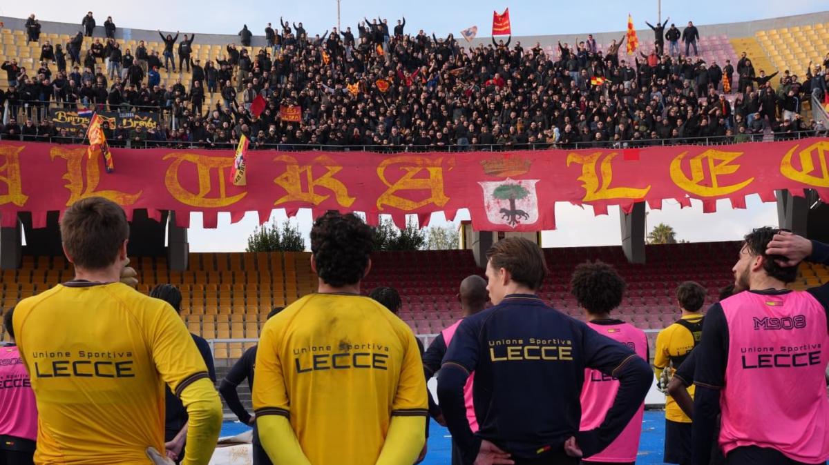 Lecce-Cremonese: ultras presenti all'allenamento a porte aperte