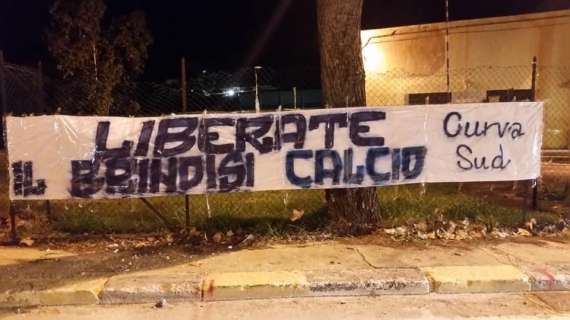 Brindisi, messaggio della Curva Sud: "Liberate il Brindisi Calcio"