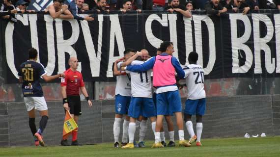 Il Brindisi è in Serie C! I biancazzurri superano la Cavese in finale per 3-1