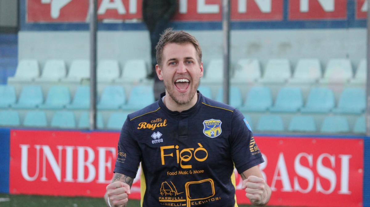 Manfredonia-Gravina 1-2, la doppietta di Basanisi regala tre punti d'oro ai murgiani 