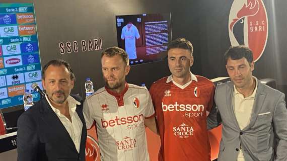 Bari, svelate le nuove maglie. Betsson nuovo main sponsor