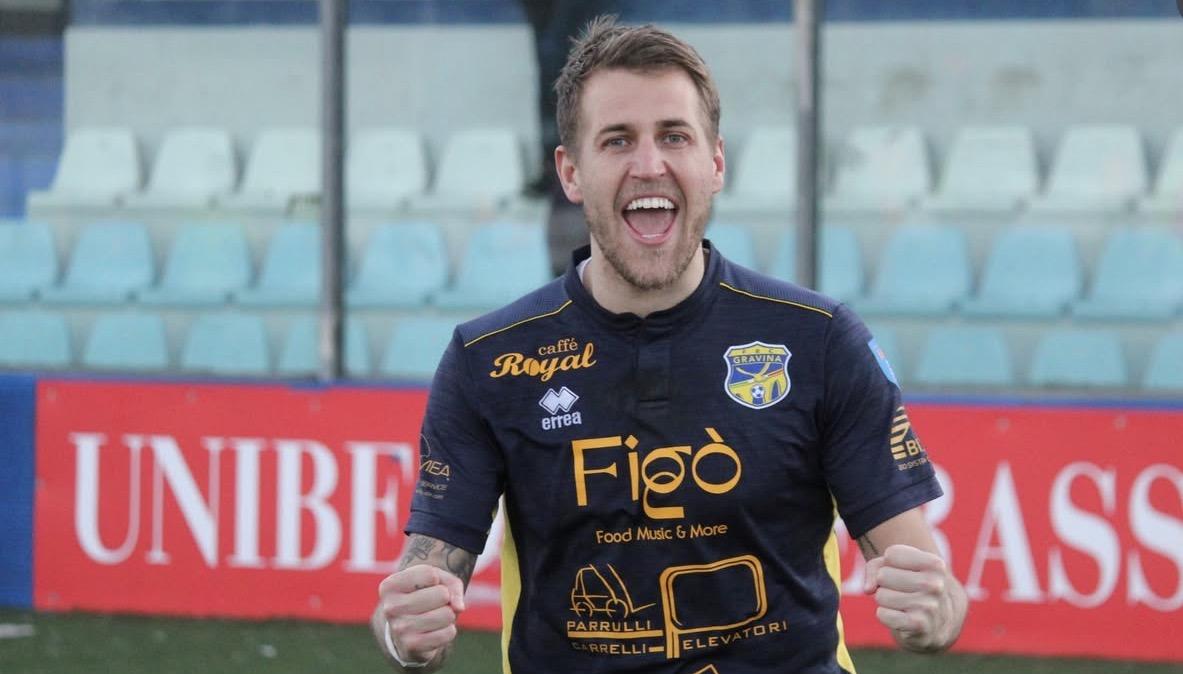 Gravina, quarta vittoria consecutiva con un Basanisi da sballo