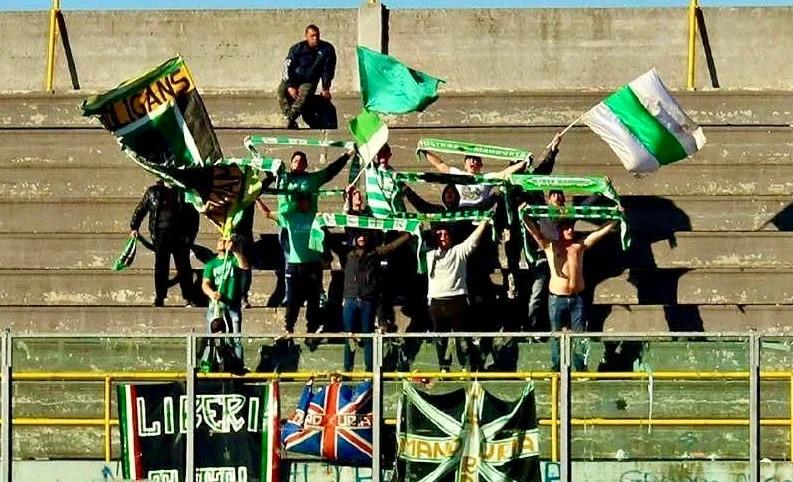 Manduria, gli Ultras prendono le distanze dal comunicato dei tifosi: “Sostegno alla maglia, non alle dinamiche societarie”