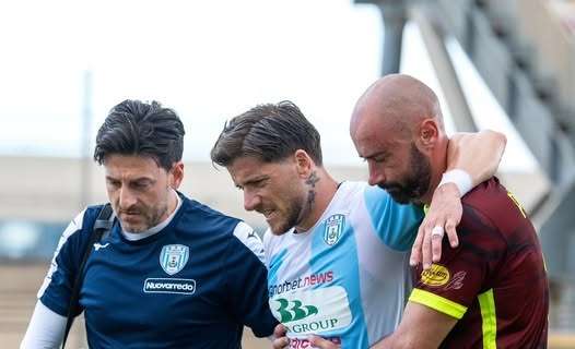 Nardò, l’abbraccio del Toro a l'ex Francesco Russo: “Forza Sasà, ritornerai più forte di prima”