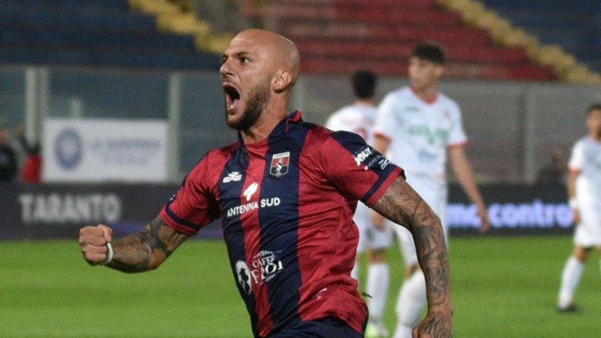 Taranto: risolto il contratto con Simone Calvano