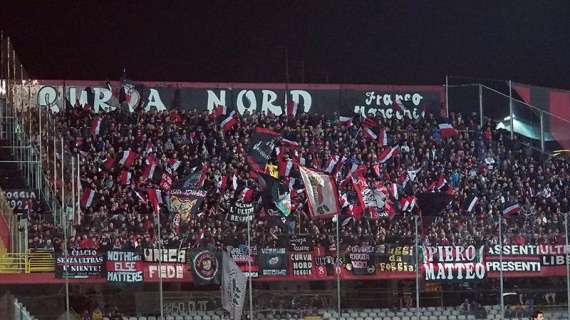 Foggia, accensione di fumogeni: multato il club rossonero