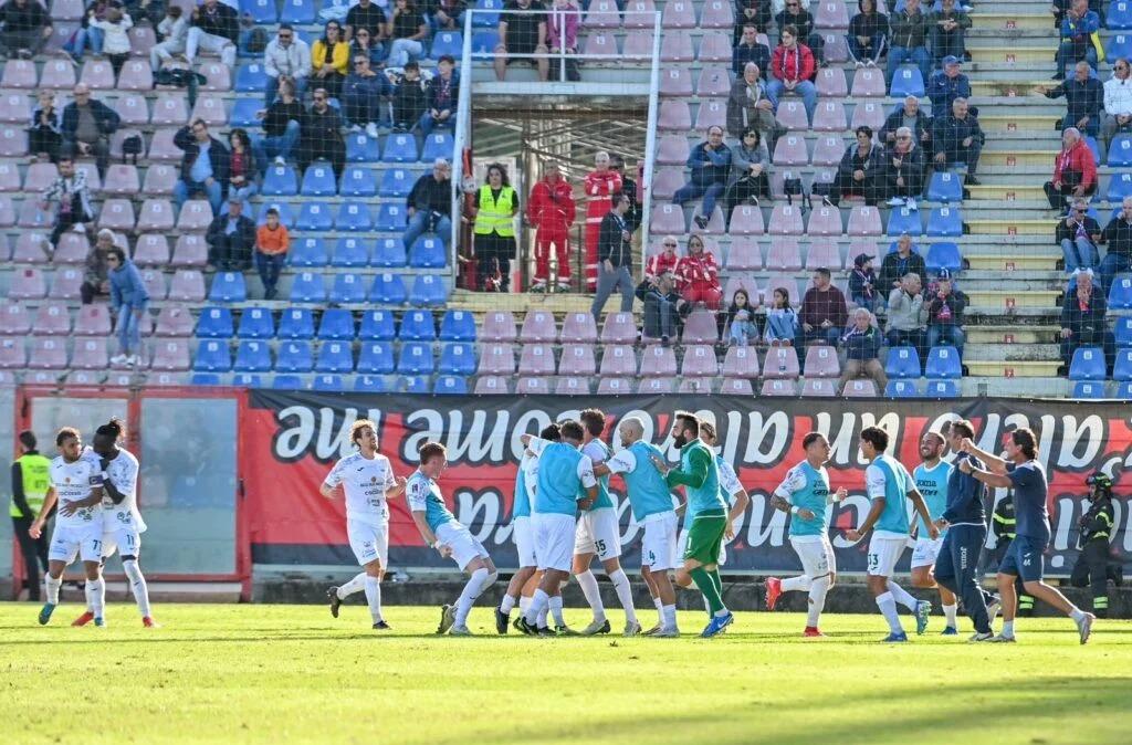 Monopoli, colpo grosso all’“Ezio Scida”: Crotone battuto 1-0