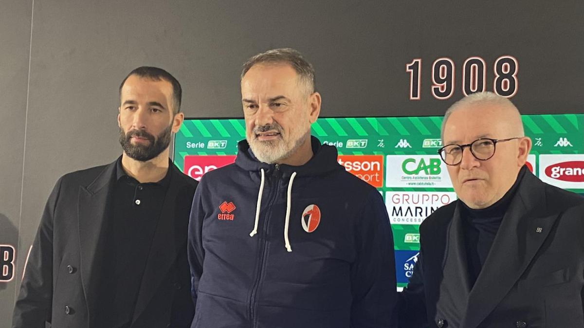 Bari, si (ri)presenta Vivarini: “Darò tutto, le difficoltà ci sono”. Di Cesare e Magalini: “Tecnico scelto da noi”