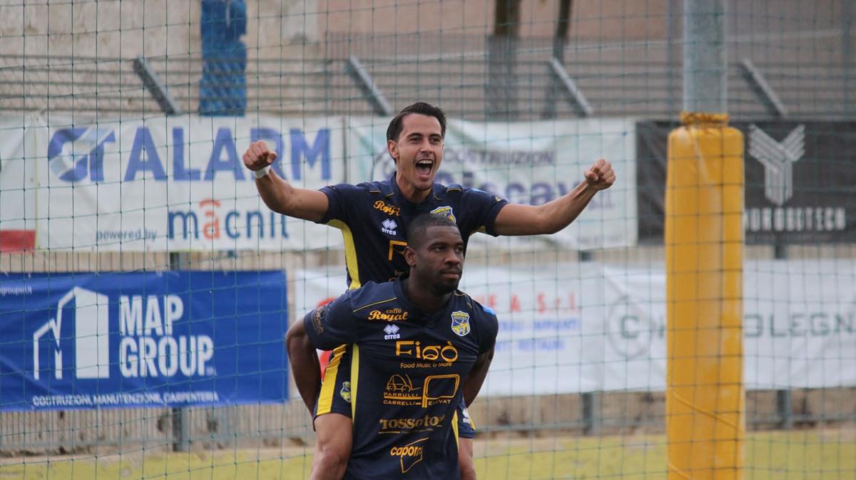 Gravina-Sarnese 5-1, Gnago, Molina e Alba fanno volare i gialloblù 