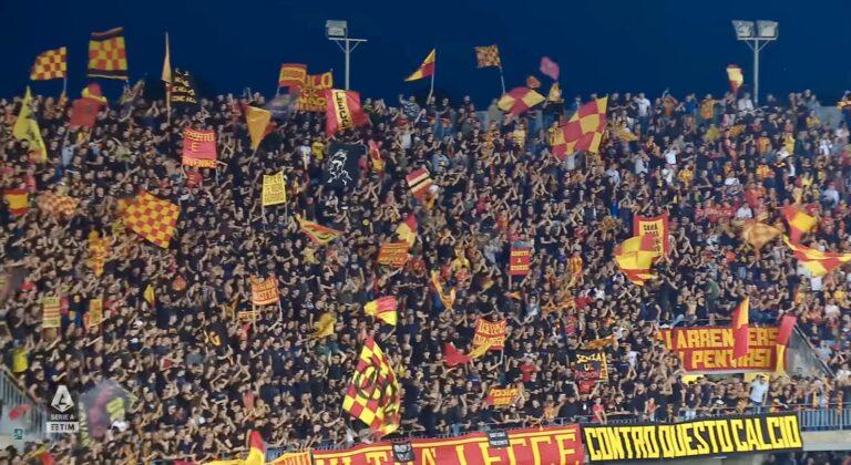 Lecce, Curva Nord in protesta per 15 minuti contro l'Atalanta 