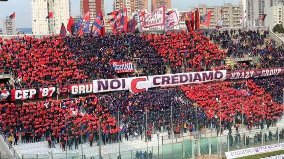 Taranto, la Curva Nord: "Incoraggiamo la squadra prima della partenza per Andria"