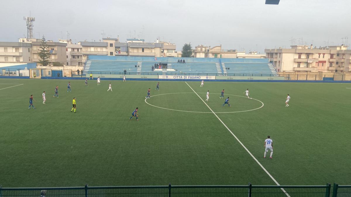 Serie D, il Pompei passa 3-2 a Fasano: primo ko per i biancazzurri