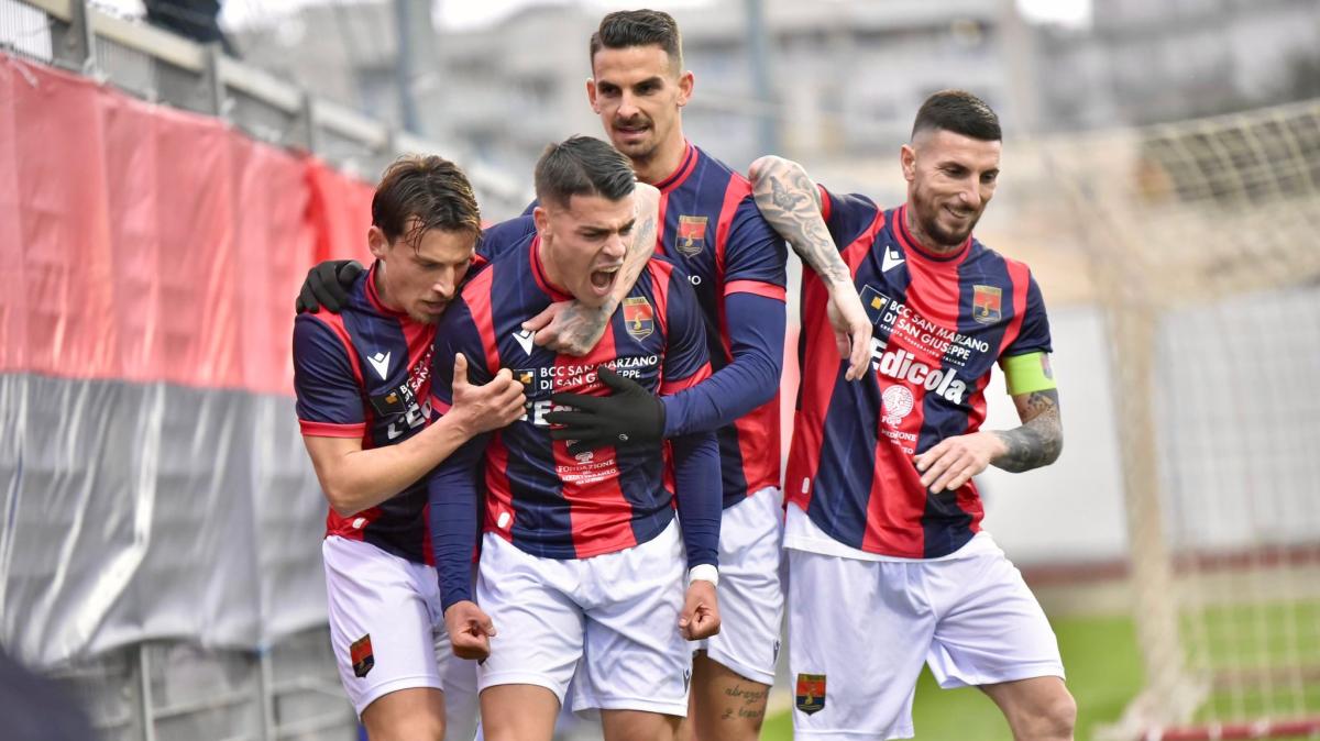 Taranto-Galatina 2-0: Losavio sblocca il match, gol all'esordio per Sansò