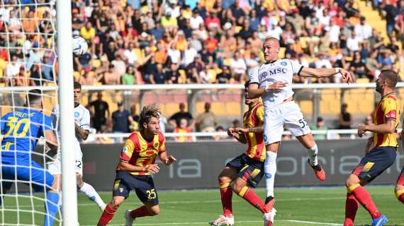 Lecce, il Napoli rifila quattro gol e regala calcio al "Via del Mare"