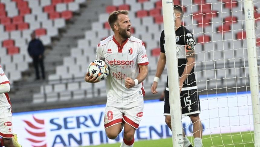 Bari-Cesena 1-0, le pagelle: Dickmann stantuffo, Nikolaou balbetta 