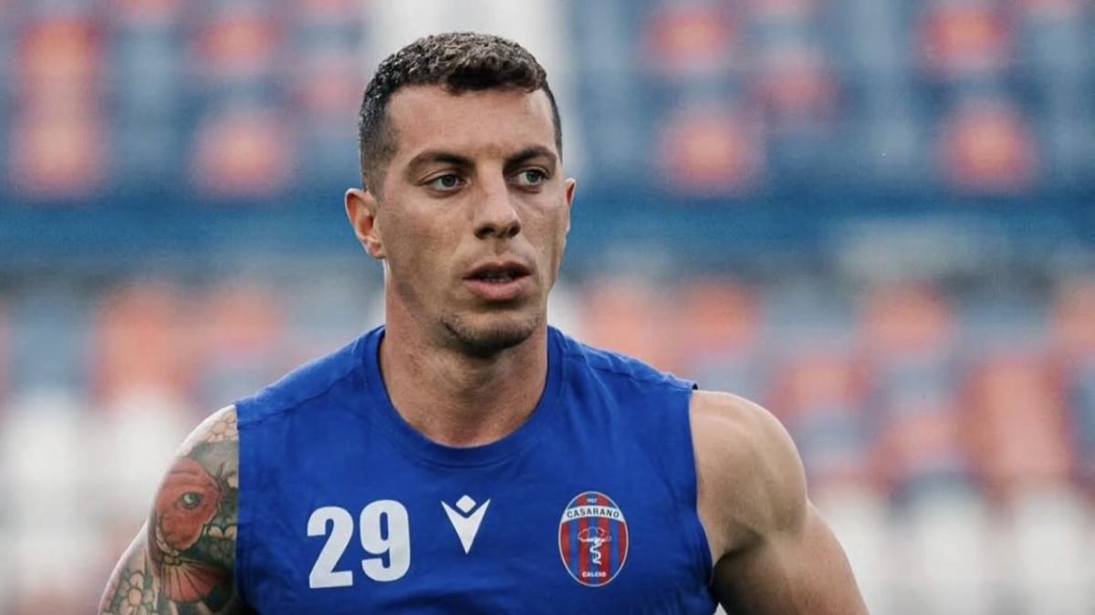 Casarano, Versienti coccolato da Di Bari: “È un giocatore che vorrebbe chiunque, attaccato alla maglia”
