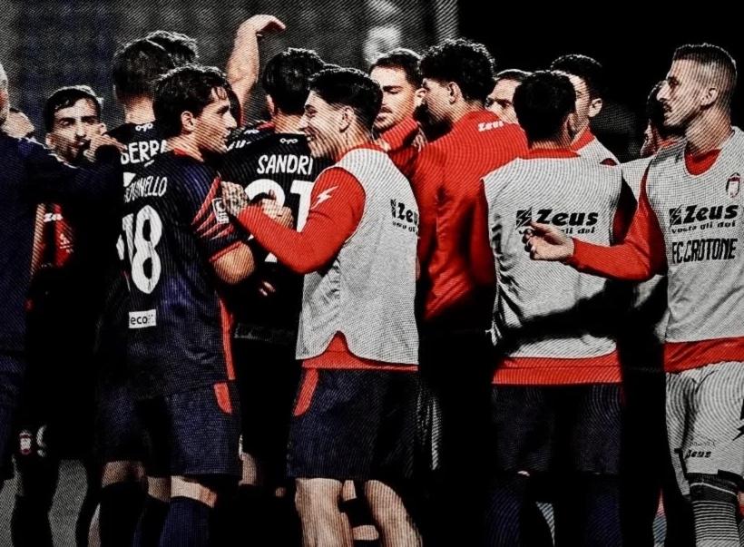 Coppa Italia Serie C, Crotone-Foggia 1-0: decide un rigore di Gomez